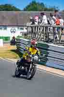 Vintage-motorcycle-club;eventdigitalimages;mallory-park;mallory-park-trackday-photographs;no-limits-trackdays;peter-wileman-photography;trackday-digital-images;trackday-photos;vmcc-festival-1000-bikes-photographs